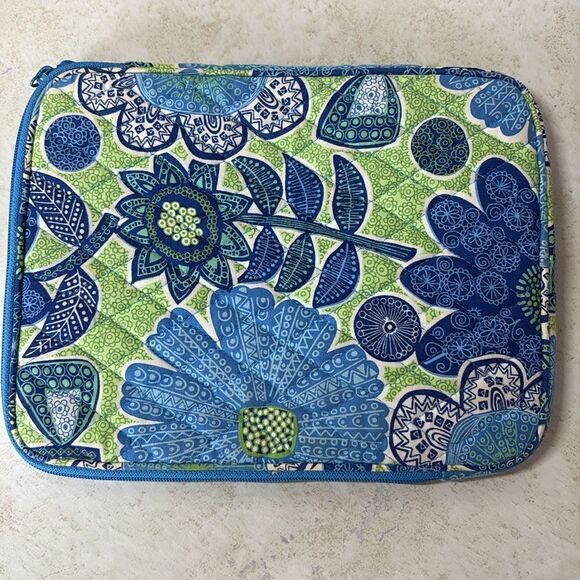 Vera Bradley Doodle Daisy Tablet Case - Picture 2 of 4